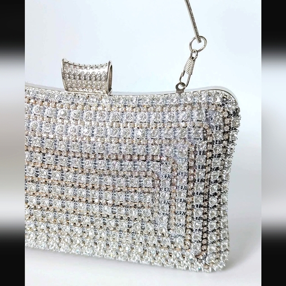GORGEOUS Crystal Encrusted Silver Clutch Purse Evening Crossbody Bag - Picture 4 of 8